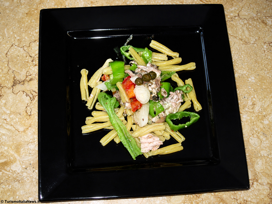 images/stories/ricette_laura/CasarecceSardeVerdureOrto_01.jpg
