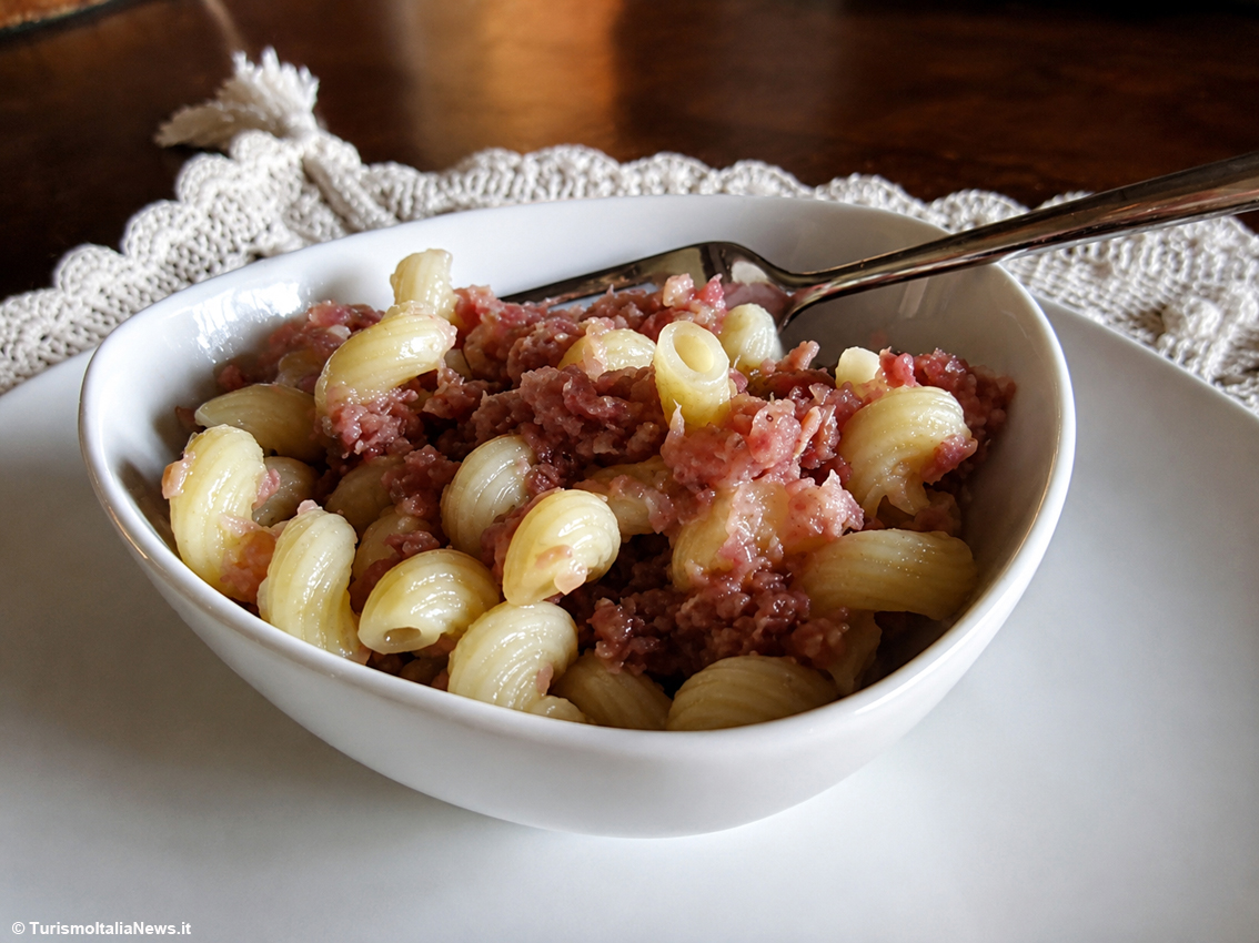 images/stories/ricette_laura/CelentanoCremaCipolleTonnoPancetta1.jpg