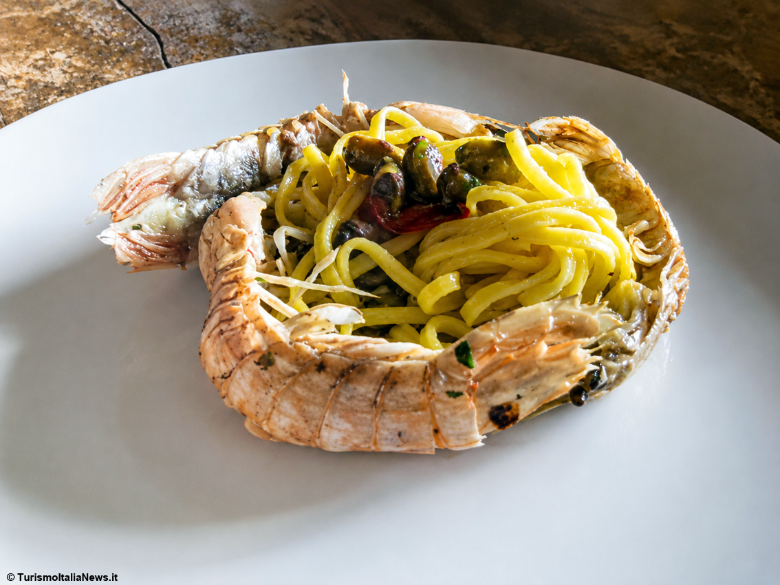 images/stories/ricette_laura/ChitarrinePannocchiePistacchiPecorino1.jpg