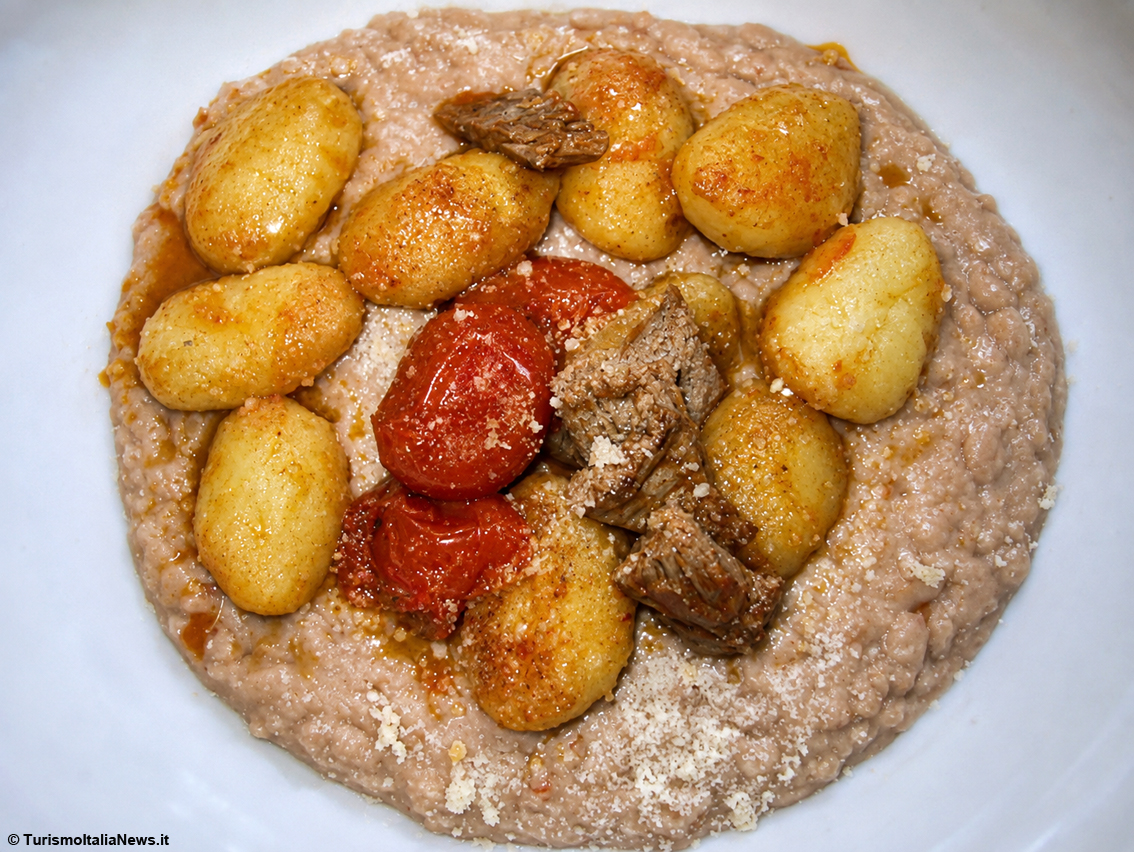 https://www.turismoitalianews.it/images/stories/ricette_laura/GnocchiPatateMaialeCastagne_01.jpg