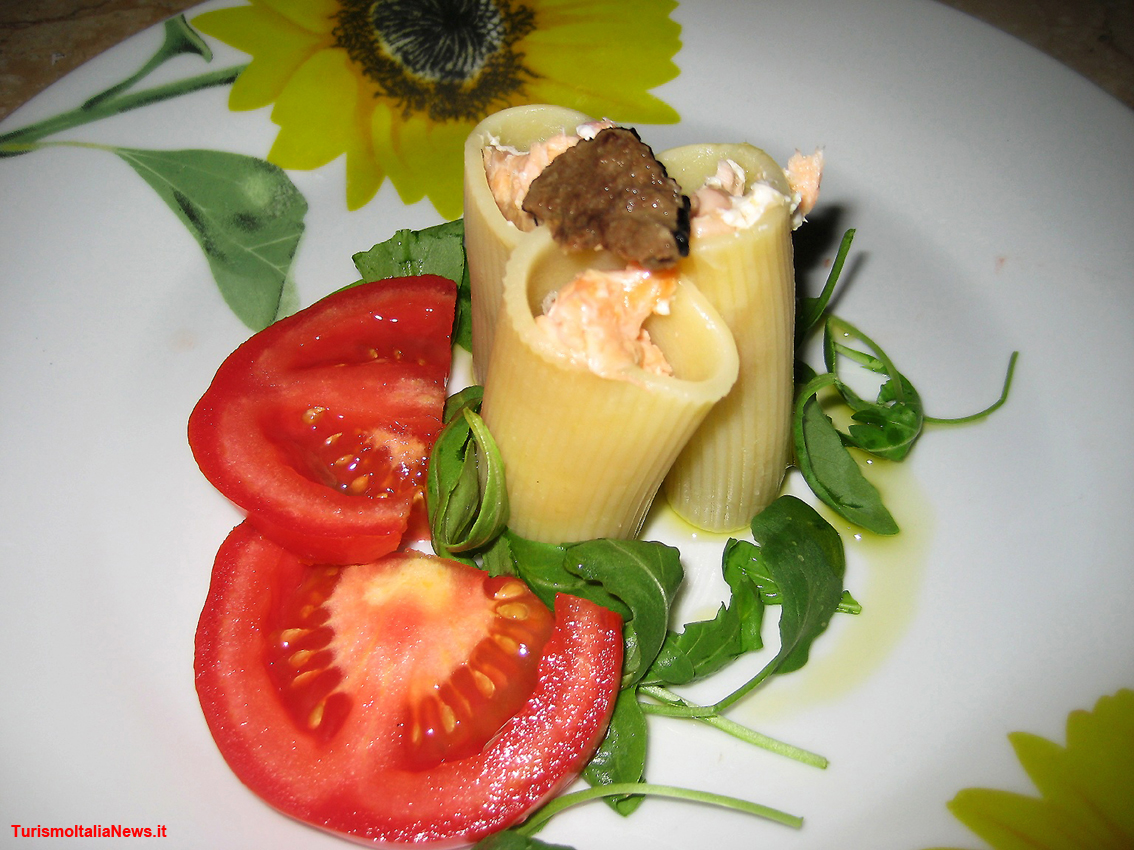 images/stories/ricette_laura/PaccheriSalmoneTartufoGrana1.JPG