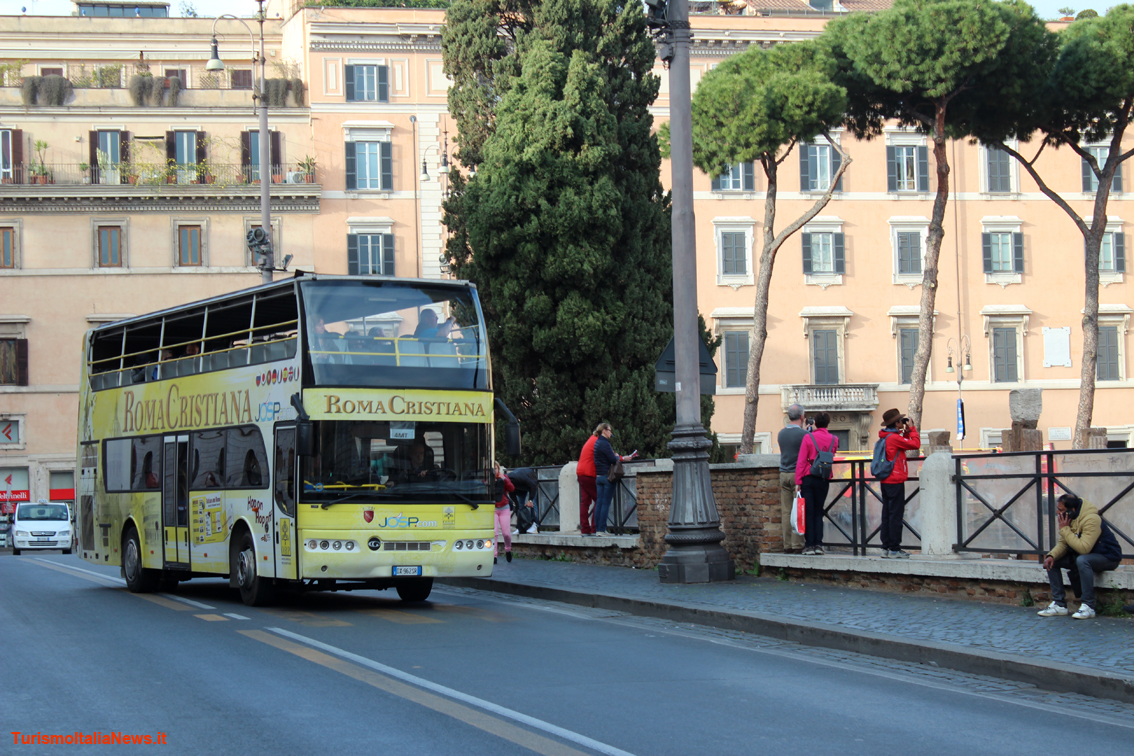 https://www.turismoitalianews.it/images/stories/roma/BusRomaCristiana01.JPG