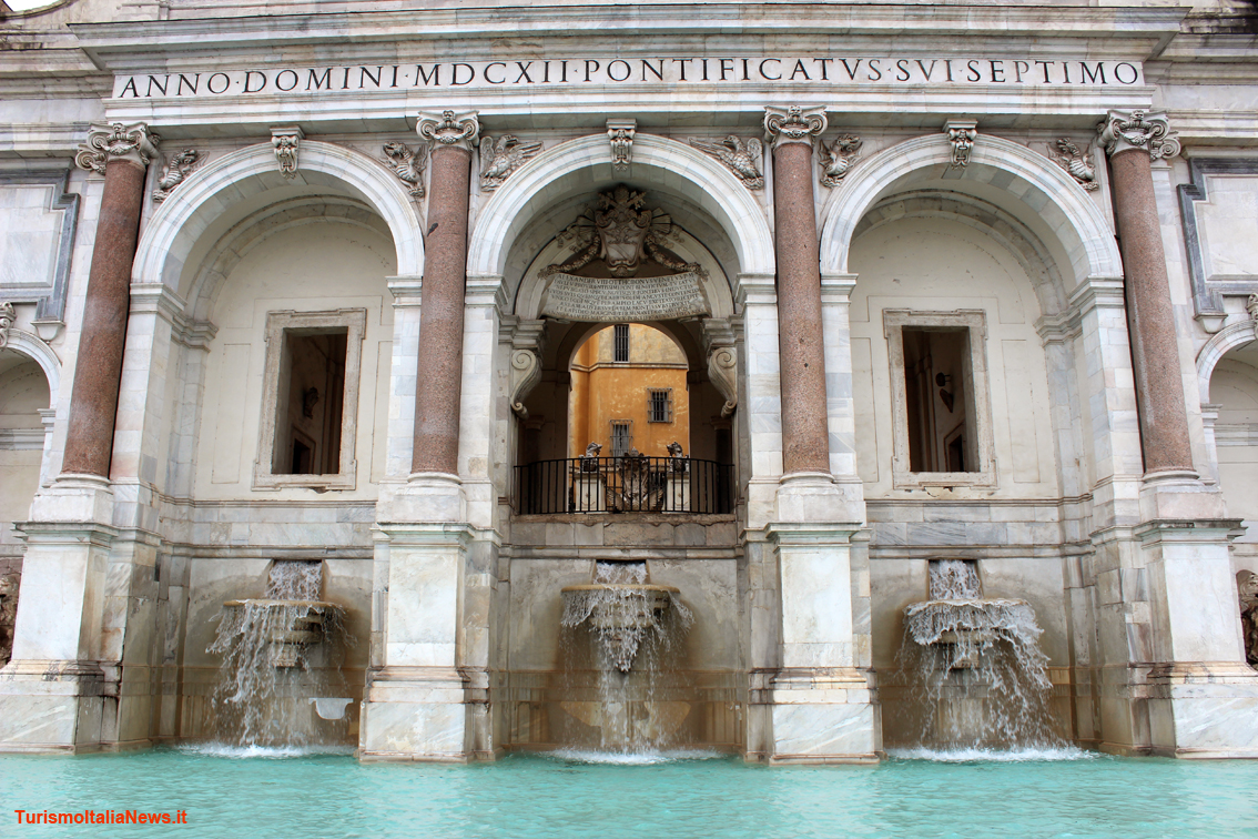 images/stories/roma/FontanaAcquaPaola01.JPG
