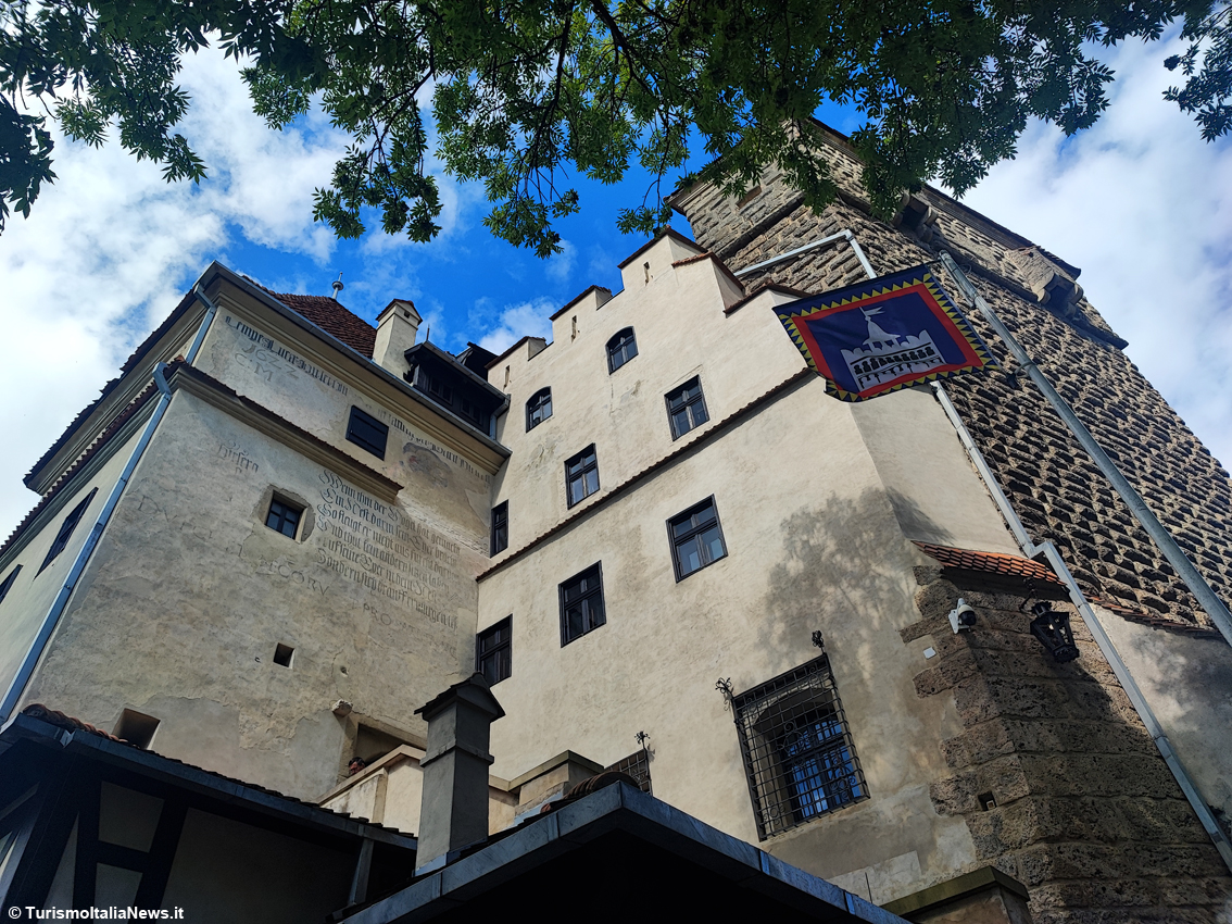 Nel Castello di Bran sulle tracce del Conte Dracula: mito e leggenda si fondono in Transilvania fra suggestioni e inquietudini