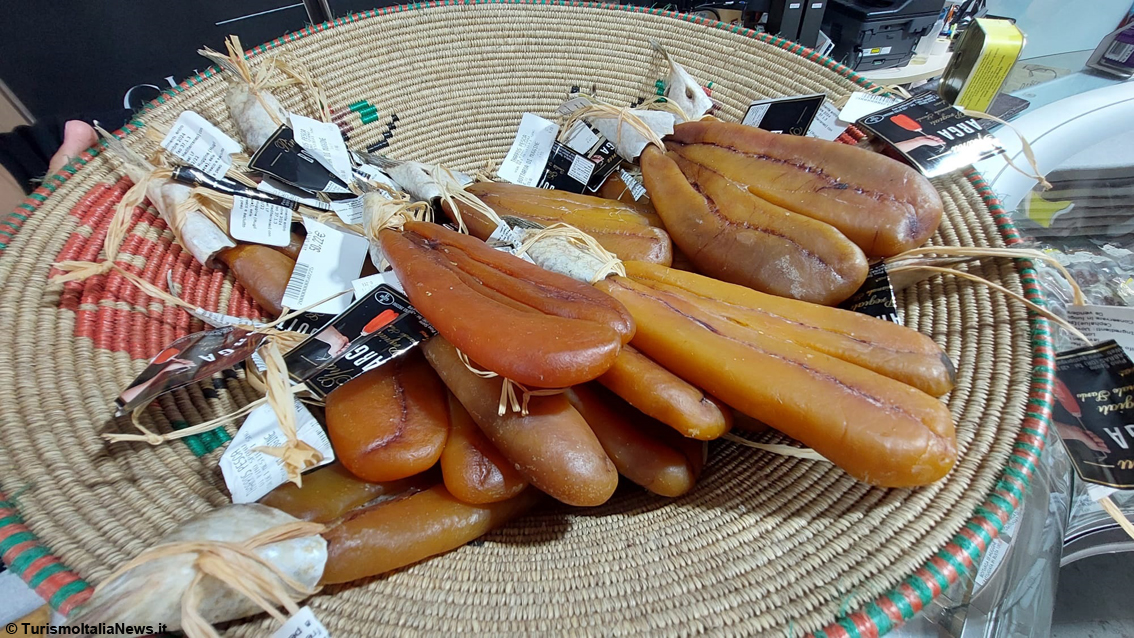 https://www.turismoitalianews.it/images/stories/sardegna/BottargaCabras.jpg