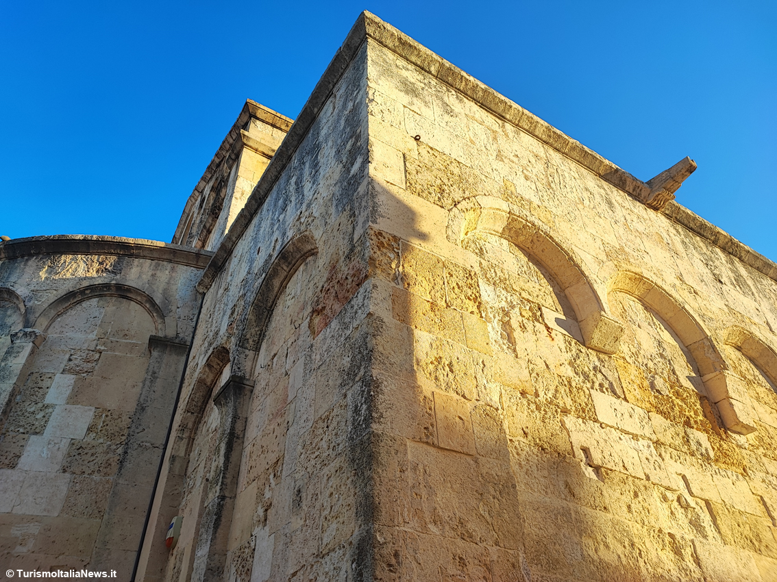 Sardegna: questa basilica ha due absidi, il mistero architettonico di San Gavino a Porto Torres e l’inquietante anatema della tomba