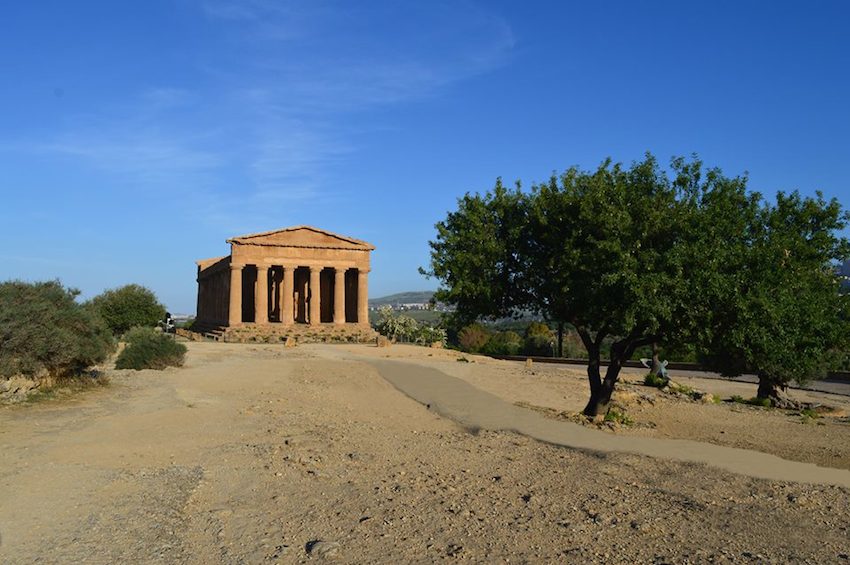 Lo spettacolo dell'alba: dei ed eroi alla Valle dei Templi: viaggio nel mito con visite teatralizzate (foto Parco Archeologico Valle dei Templi di Agrigento)