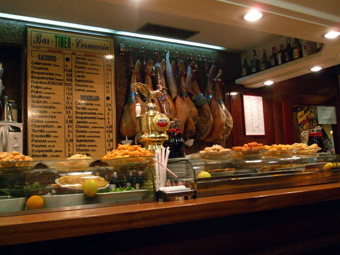 Interno di un caratteristico locale madrileno (copyright TurismoItaliaNews)
