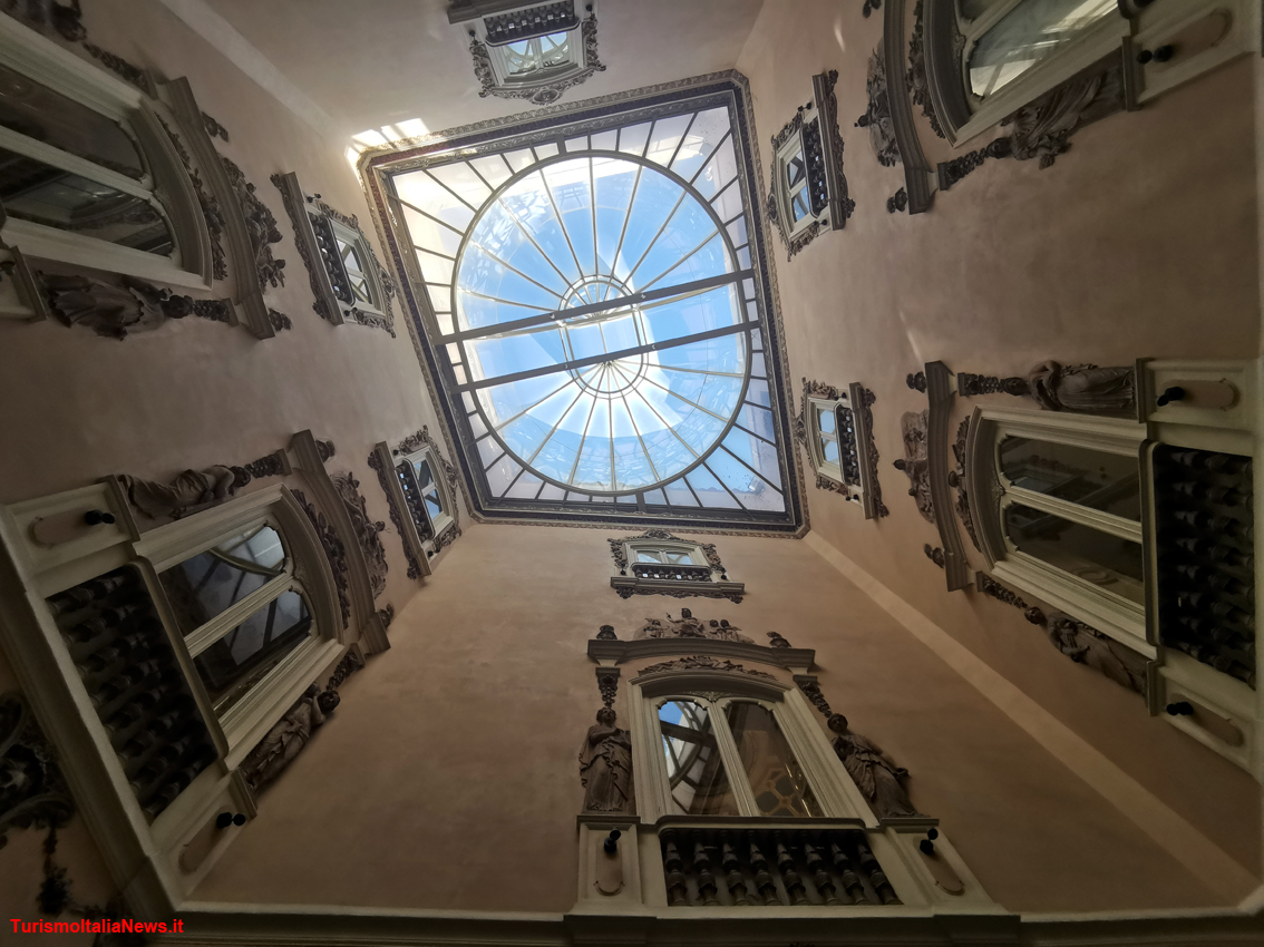 Per il Palacio del Marqués de Dos Aguas di Valencia una creatività senza fine: dentro e fuori lo spettacolo dell’arte