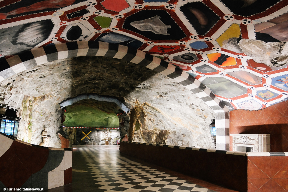 https://www.turismoitalianews.it/images/stories/svezia/Stoccolma_Metro05.jpg