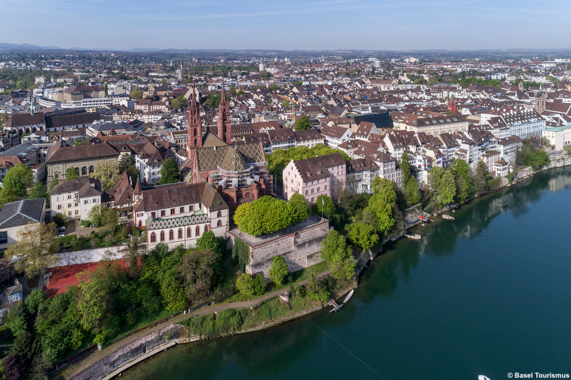 Un imperatore a Basilea: si celebrano i mille anni della Heinrichs-Münster, il testimonial è Enrico II degli Ottoni (foto Basel Tourismus)