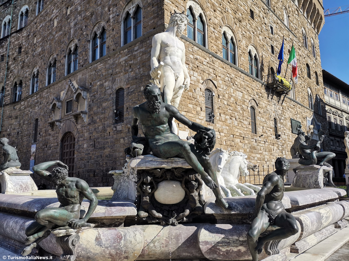 Gli arazzi medicei a Palazzo Vecchio di Firenze, al via migliaia di eventi con il claim "Come è viva la città"