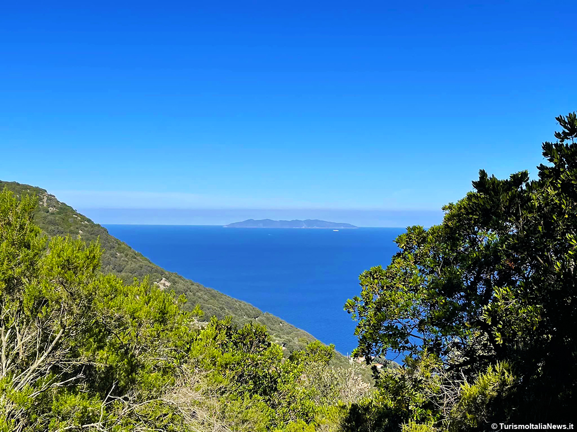 Isola d’Elba: con il Parco Nazionale Arcipelago Toscano una Pasqua a passo di trekking tra natura, storia e profumi mediterranei