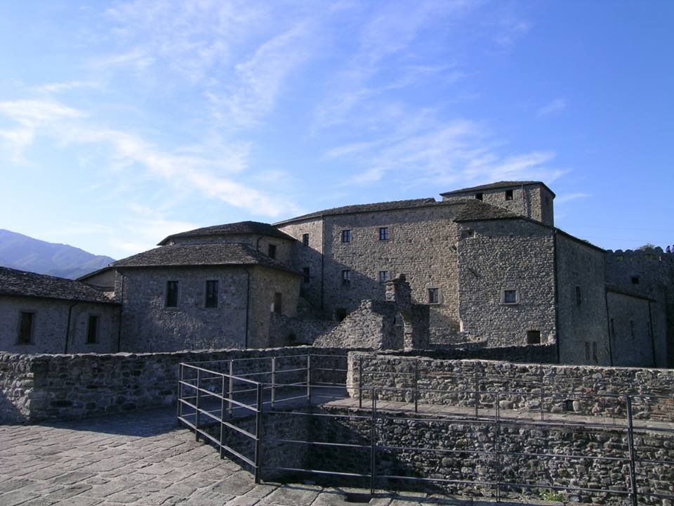 Pontremoli con il Castello del Piagnaro è nel circuito dei Castelli del Ducato, portando in dote Villa Dosi Delfini ai Chiosi