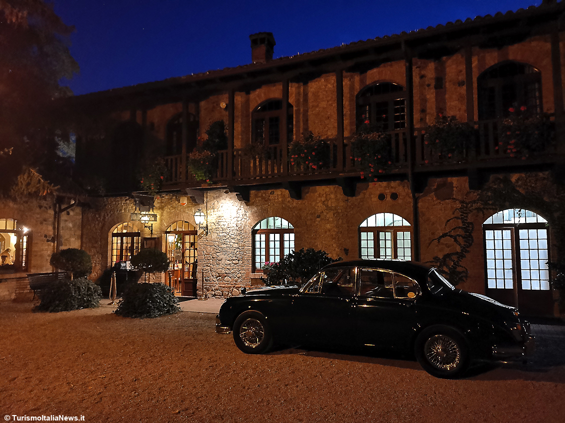 Un'auto a noleggio può essere una buona soluzione per muoversi