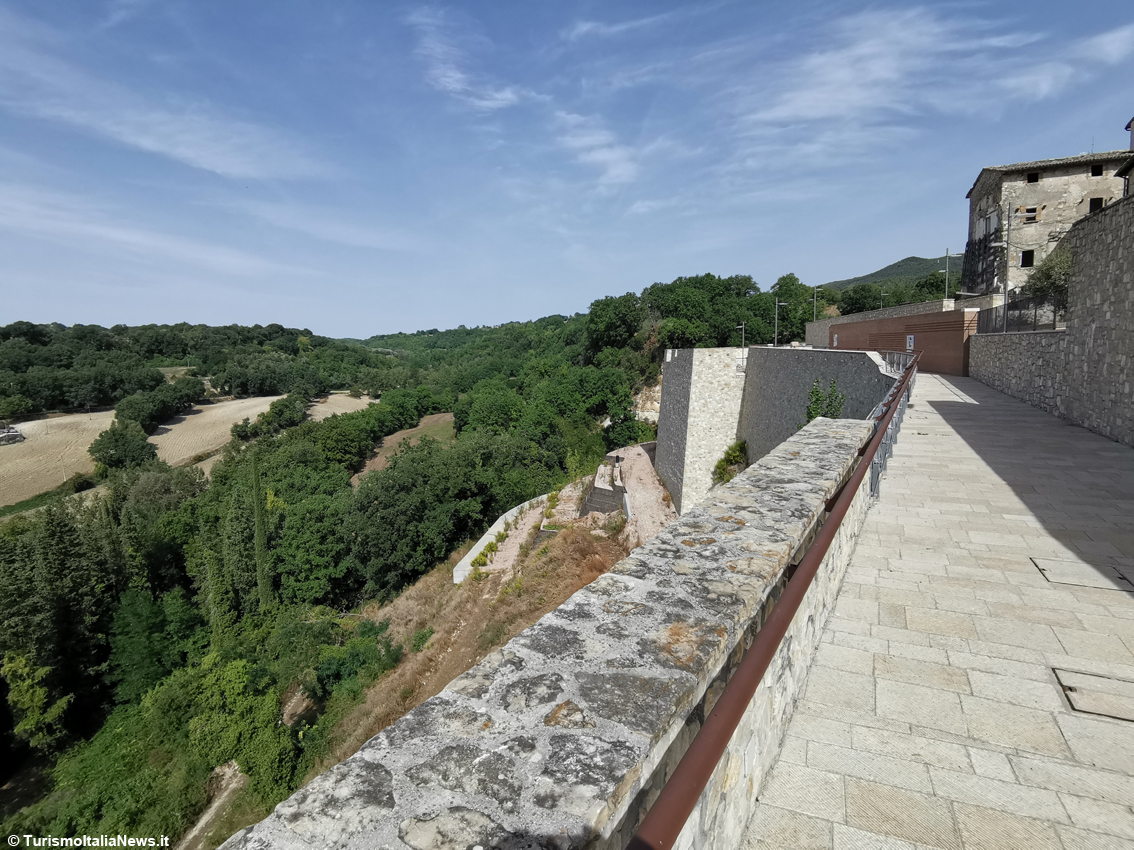 https://www.turismoitalianews.it/images/stories/umbria/MassaMartana04.jpg