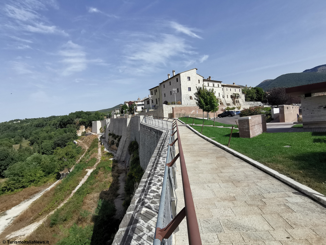 Catastrofi naturali e recupero dei centri storici: Massa Martana in Umbria, un caso esemplare di valorizzazione