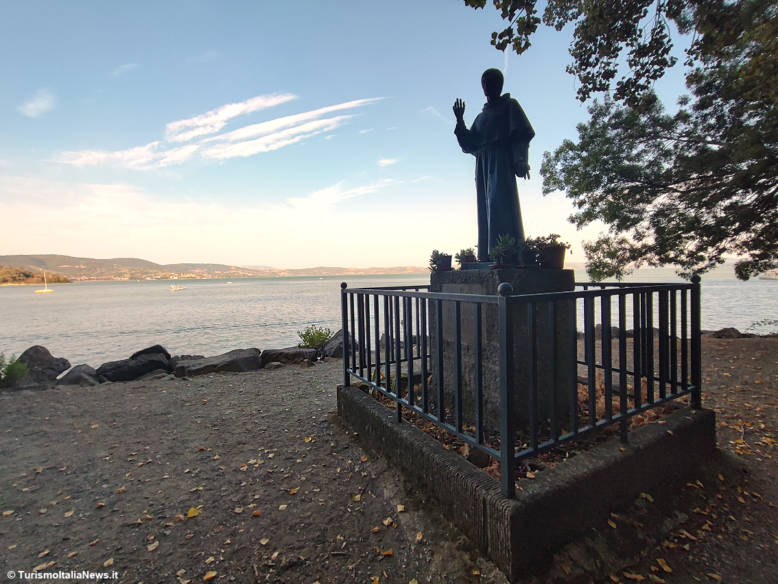 Sulle tracce di San Francesco all’Isola Maggiore del Lago Trasimeno: la grande bellezza del “mare” dell’Umbria