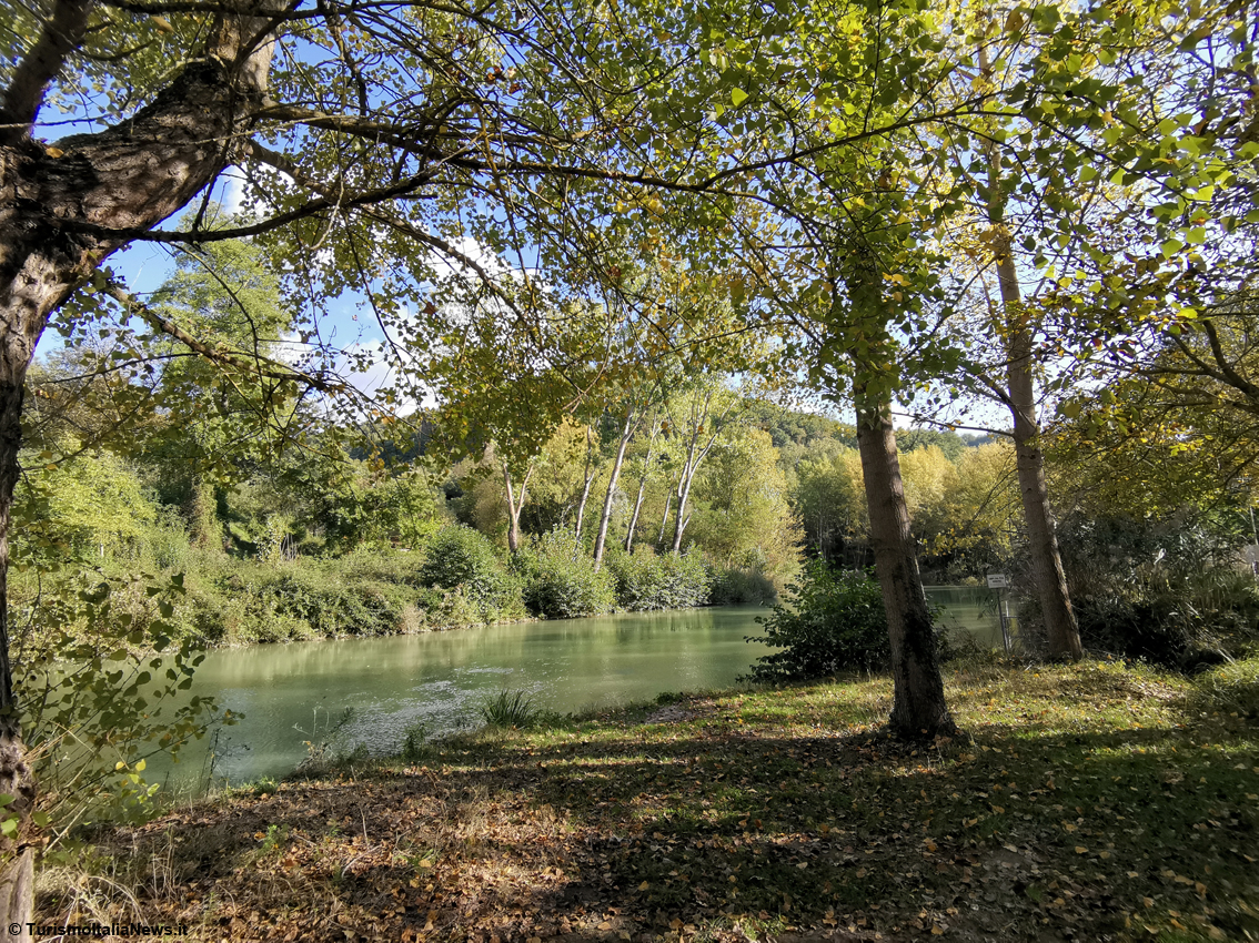 Umbria: la Barcaccia, a Valfabbrica un’antica chiatta sul fiume Chiascio racconta storie di viandanti e pellegrini
