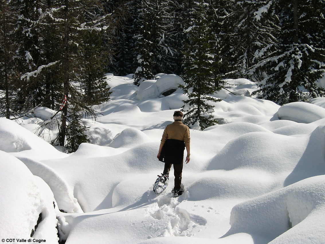 Valle d’Aosta: Cogne in versione ancora invernale è ancora decisamente seducente, un piccolo borgo pittoresco calato in una natura