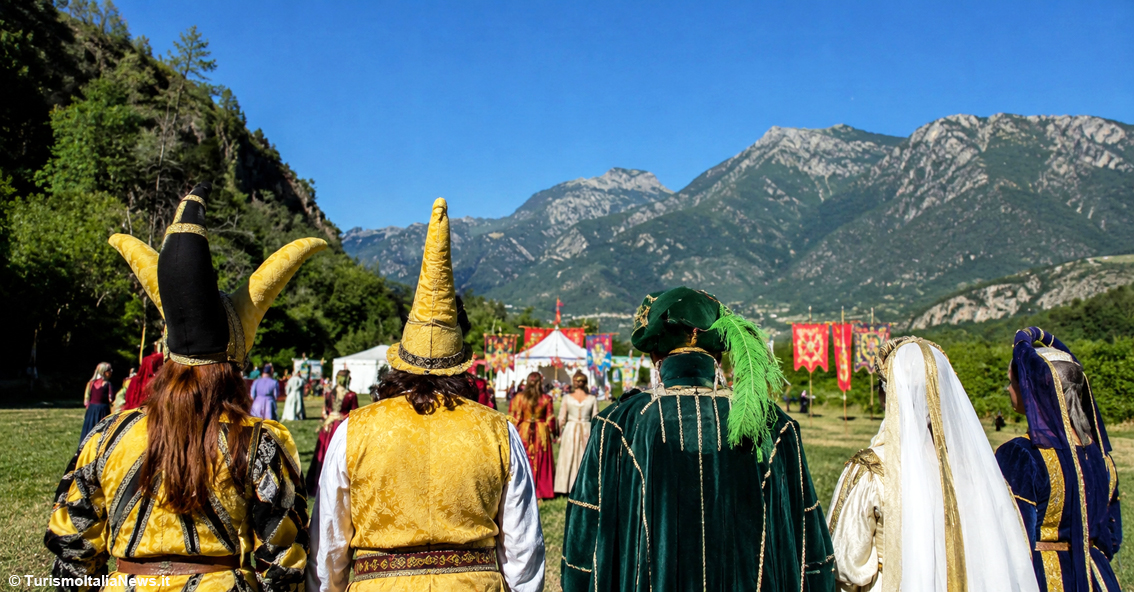 images/stories/valle_daosta/Issogne_MedioevoTerraDegliChallant_01.jpg