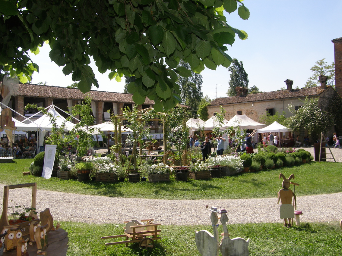 Coldiretti, a San Valentino fiori per salvare 200mila posti di lavoro: crack da 1,7 miliardi di euro per il florovivaismo italiano