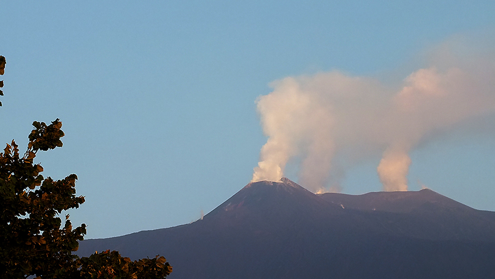L'inconfondibile skyline dell'Etna (foto Salce)