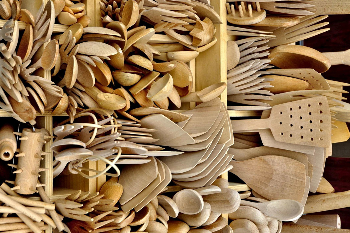 A Sutrio per riscoprire la “Magia del legno”: fra i monti della Carnia, in Friuli Venezia Giulia, scultori e artigiani all’opera