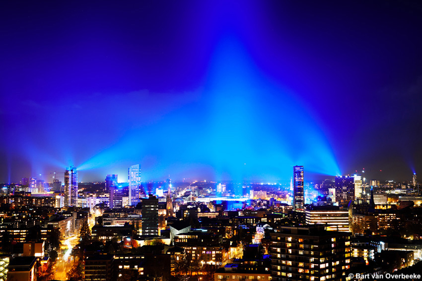 Kari Kola e Ivo Schoofs creano nei Paesi Bassi la loro più importante opera d'arte basata sulla luce per il festival annuale della luce "Glow Light Festival" a Eindhoven"
