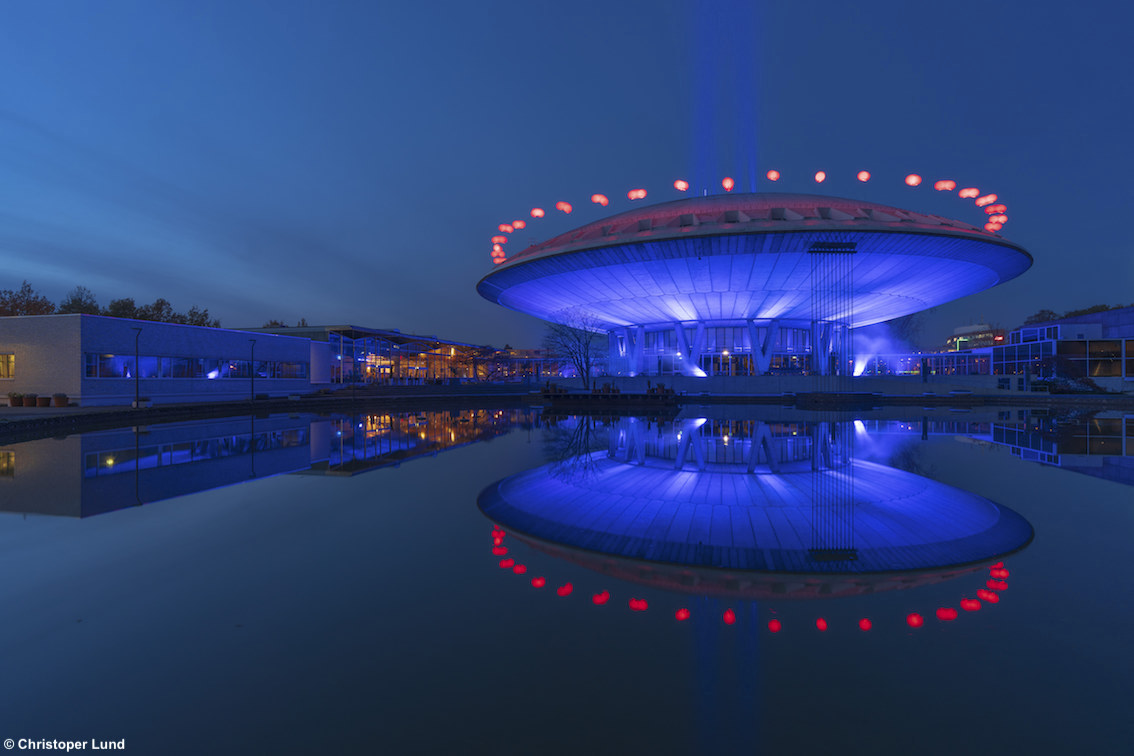 Kari Kola e Ivo Schoofs creano nei Paesi Bassi la loro più importante opera d'arte basata sulla luce per il festival annuale della luce "Glow Light Festival" a Eindhoven"