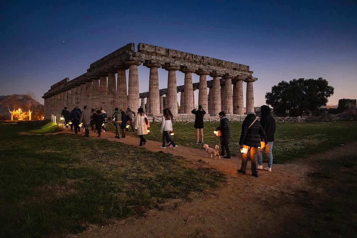 Paestum, visita notturna al Santuario Meridionale