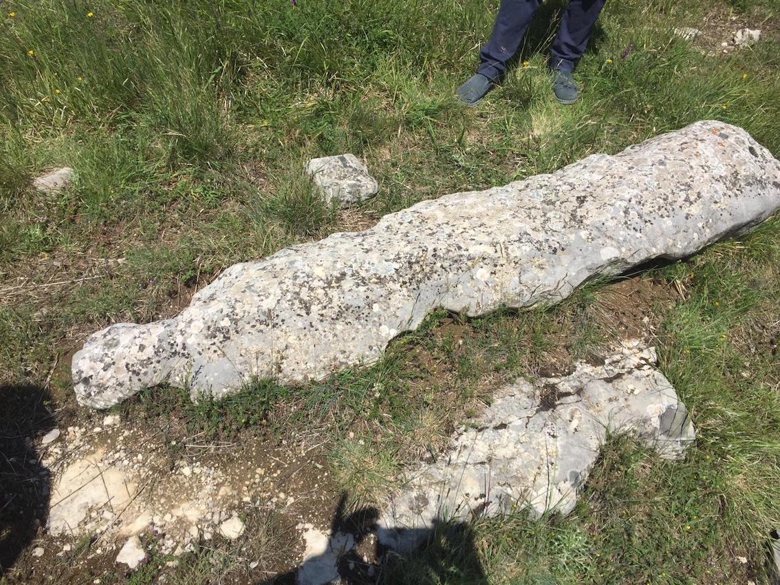 Parco Nazionale della Majella: ritrovato menhir del Neolitico nel meraviglioso scenario della Valle Giumentina