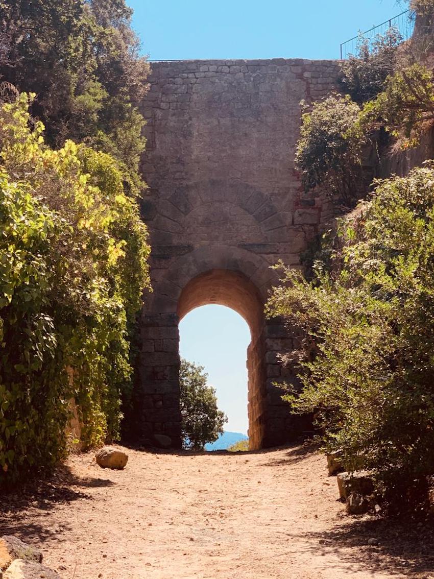 Riaperta Porta Rosa simbolo dell’antica città di Velia: si lavora per il rilancio del sito archeologico e del territorio