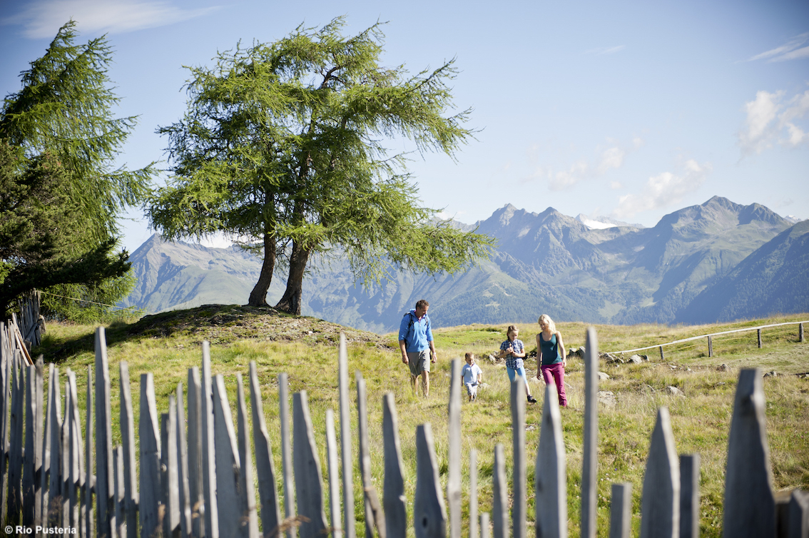 Estate in e-mountainbike a misura di famiglia nell’area vacanze sci & malghe Rio Pusteria, in Alto Adige