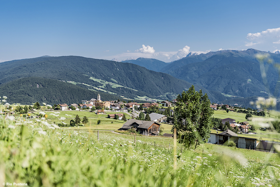 Estate in e-mountainbike a misura di famiglia nell’area vacanze sci & malghe Rio Pusteria, in Alto Adige