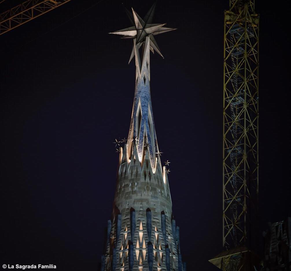 I 10 buoni motivi per festeggiare il Natale a Barcellona sotto la buona Stella dell'ultima torre della Sagrada Família