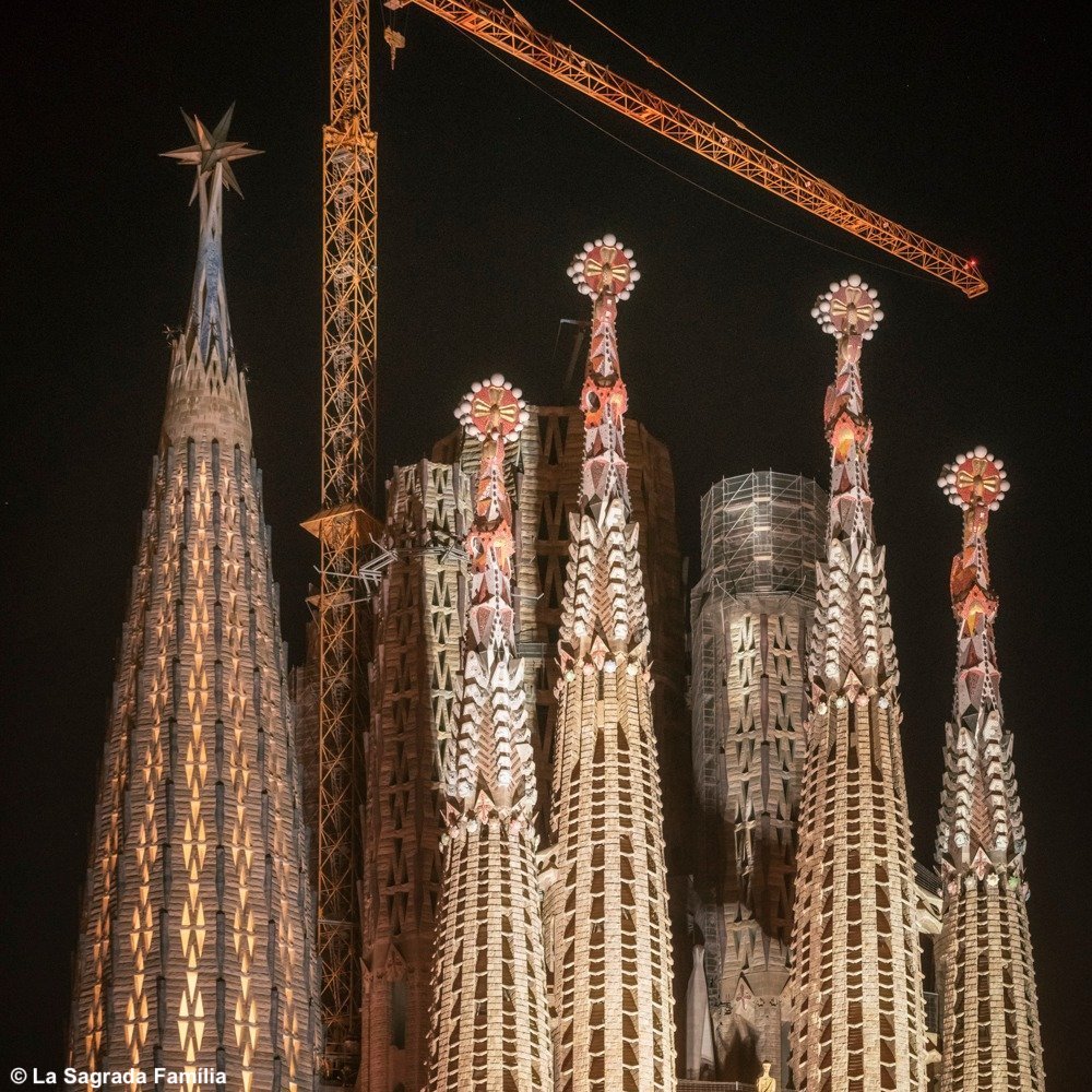 I 10 buoni motivi per festeggiare il Natale a Barcellona sotto la buona Stella dell'ultima torre della Sagrada Família
