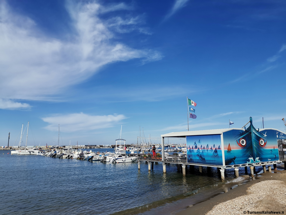 Una visita esperienziale nei “moletti” di Civitanova Marche: storia e tradizione, passione e amore, mare e di persone