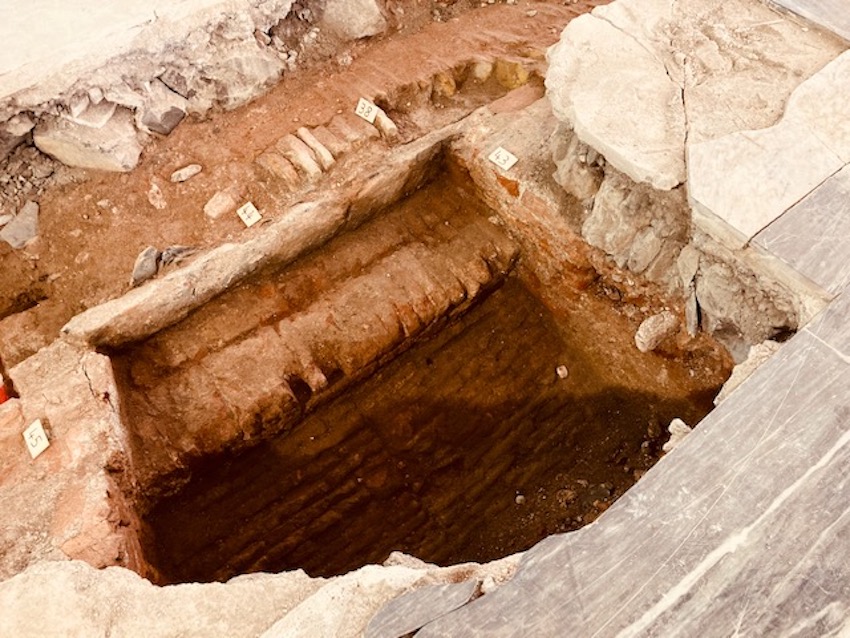 Uno spaccato di Genova medievale riemerge nel cantiere del Museo della Città: sorprese sotto la pavimentazione della Loggia di Banchi