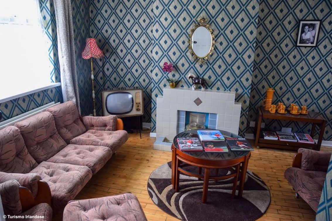 A Belfast nella casa di famiglia della leggenda del calcio George Best: apre le sue porte per un'esperienza in stile anni '60
