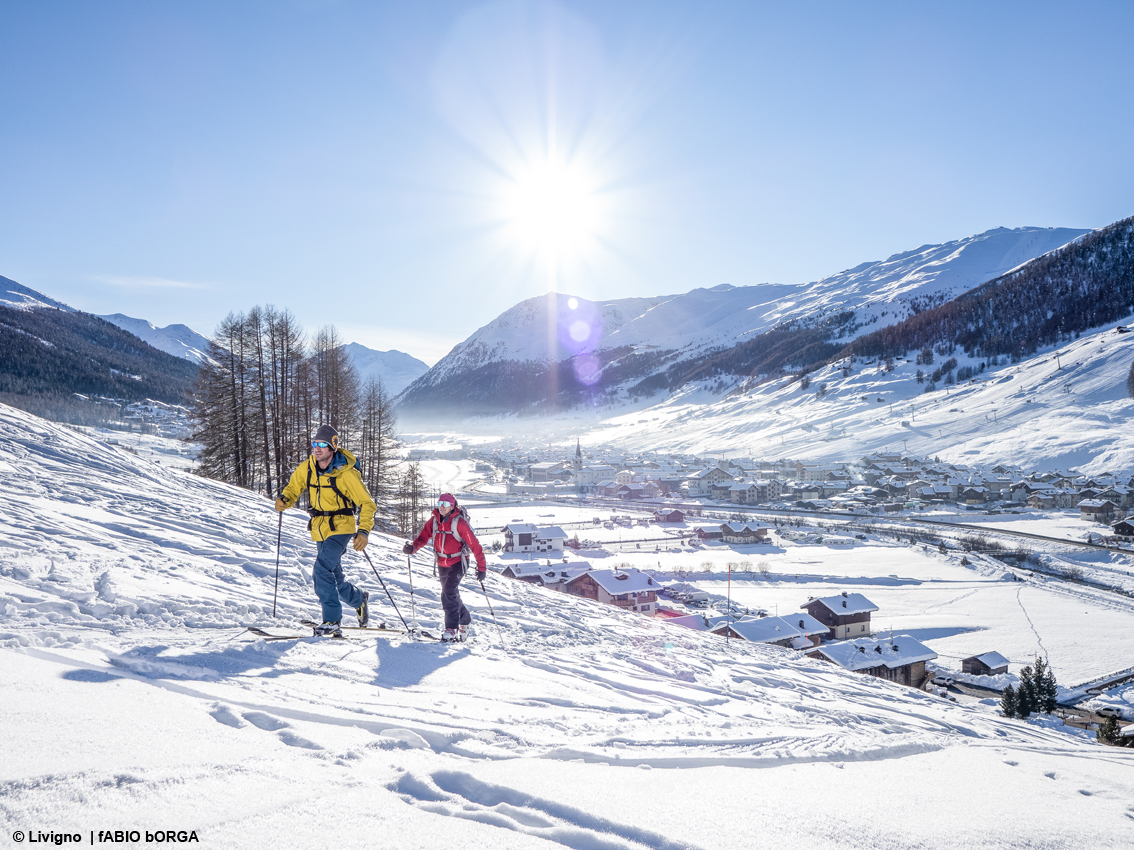 Sci di fondo, ciaspole, fat bike, pattinaggio sul ghiaccio o attività estreme: esperienze sulla neve da non perdere a Livigno