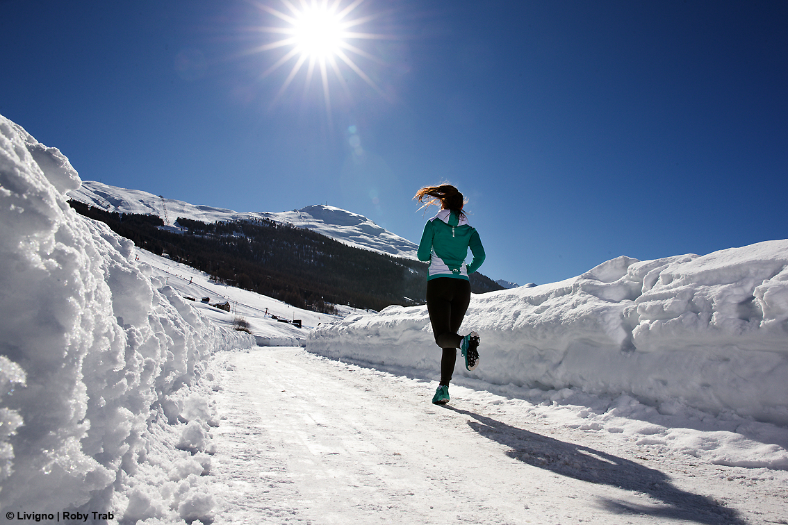 Sci di fondo, ciaspole, fat bike, pattinaggio sul ghiaccio o attività estreme: esperienze sulla neve da non perdere a Livigno