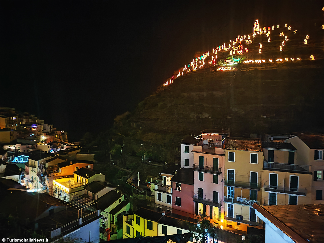 images/stories/varie_2021/Manarola_Natale01.jpg