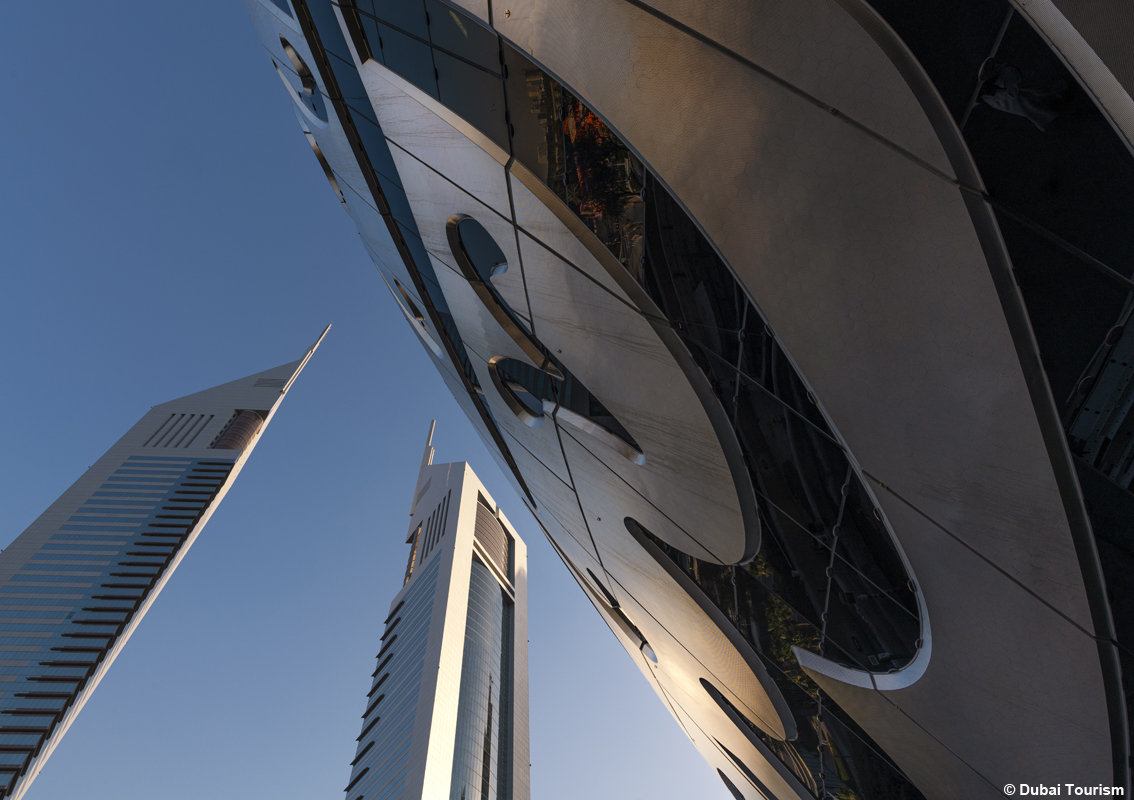 Costruito per ispirare le generazioni future: a Dubai apre il Museo del Futuro, è già un’icona architettonica e culturale nel mondo