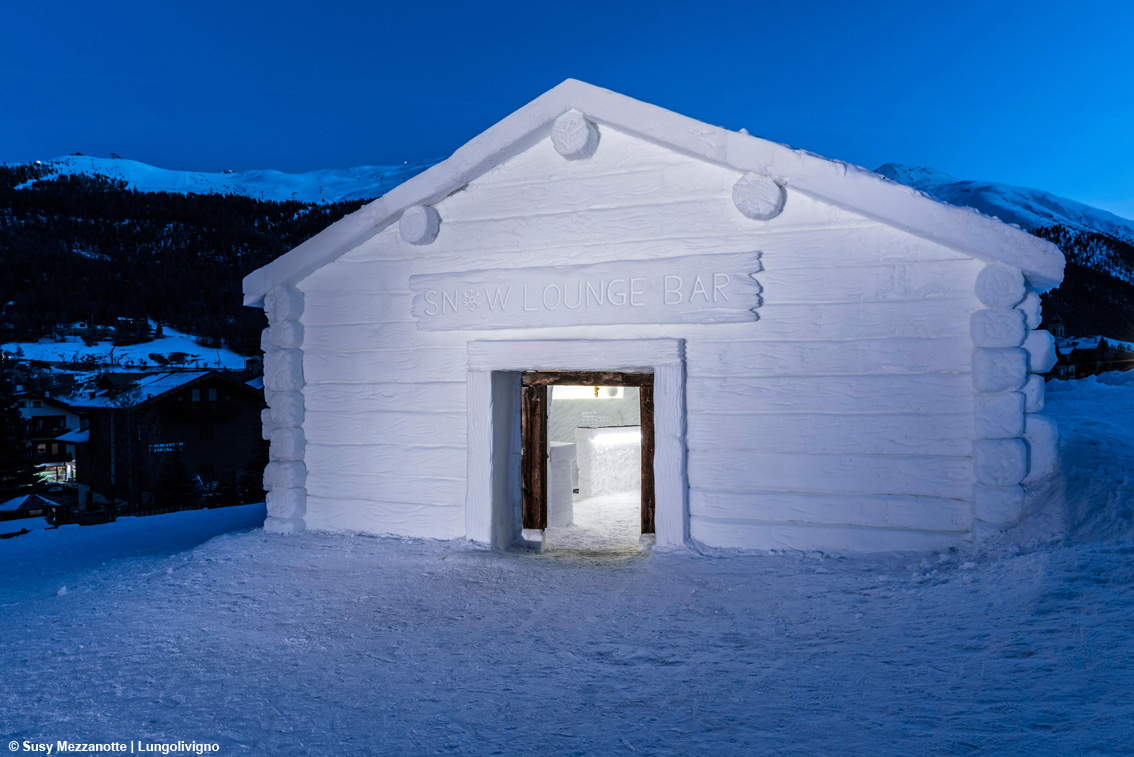 Snow Dream Experience, notte glaciale a 1.816 metri: a Livigno lo chalet di neve realizzato dall’artista livignasca Vania Cusini