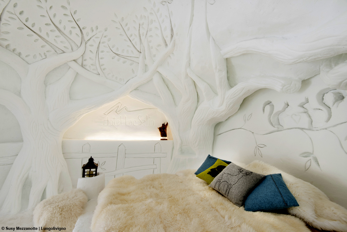 Snow Dream Experience, notte glaciale a 1.816 metri: a Livigno lo chalet di neve realizzato dall’artista livignasca Vania Cusini