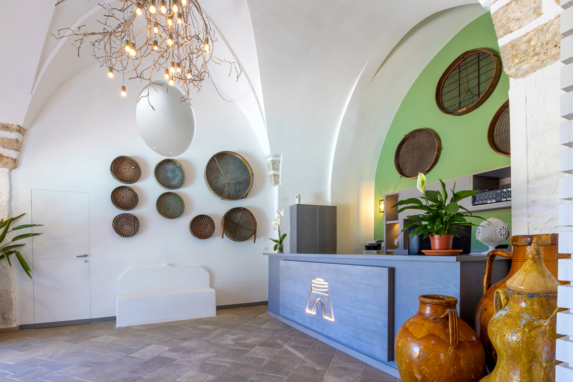 In Salento la Masseria Fontanelle riapre dopo un restyling, rifugio di charme adults only a due passi dal mare più bello
