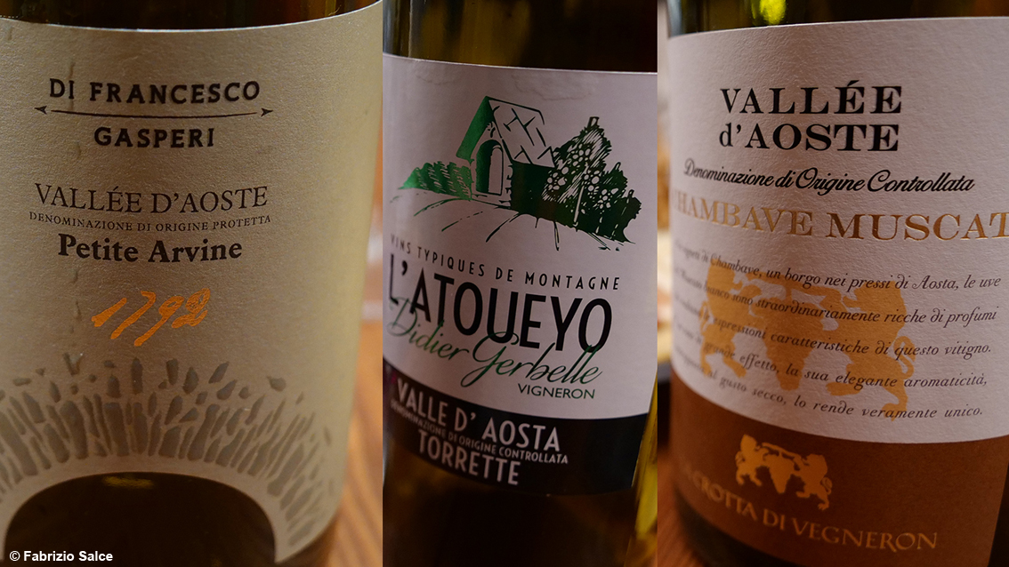 Quelle viti abbracciate dai castelli in Valle d’Aosta: i vini valdostani tra terrazzamenti e tanti giovani