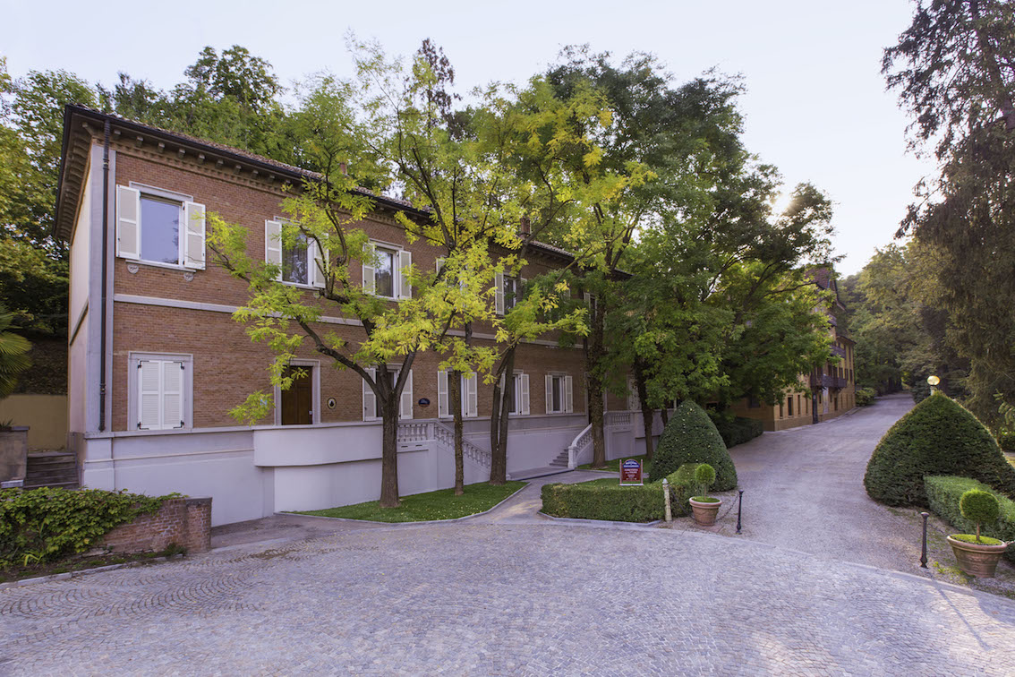 E-bike tour tra i vigneti del Barolo per scoprire il territorio delle Langhe Patrimonio Mondiale dell'Unesco su due ruote