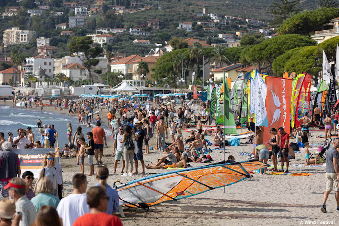 Il WindFestival festeggia il nuovo decennio a Diano Marina, la kermesse sportiva dal 29 settembre al 2 ottobre
